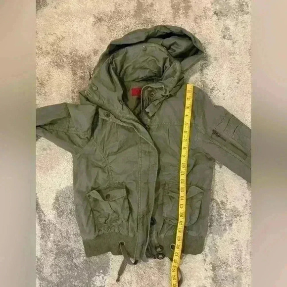 Women’s Green CoffeeShop Coat - Picture 7 of 8